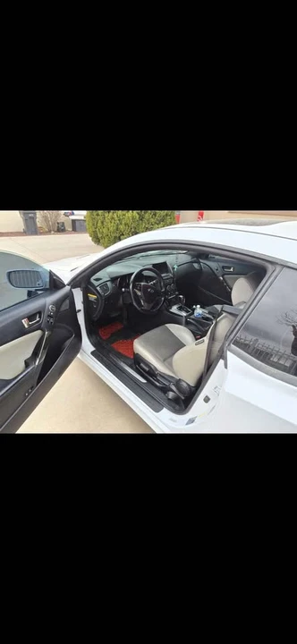 2014 Hyundai Genesis Coupe - Image 4 of 7