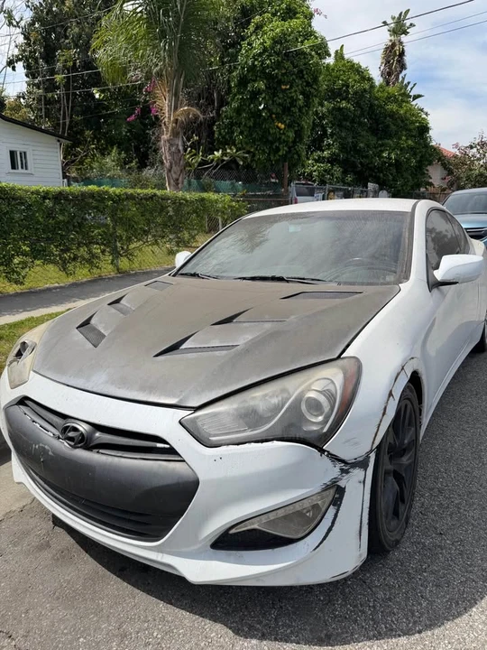 2014 Hyundai Genesis Coupe - Image 2 of 5