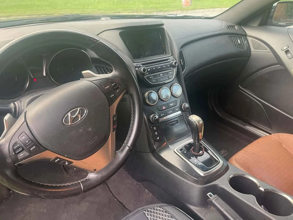 2014 Hyundai Genesis Coupe - Image 11 of 14