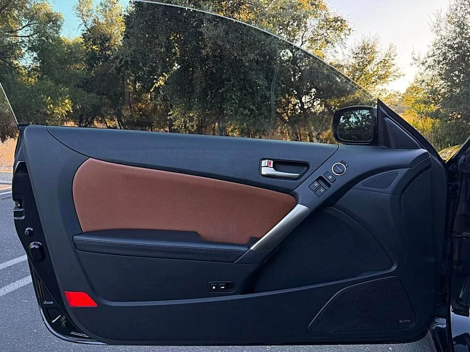 2014 Hyundai Genesis Coupe - Image 7 of 20