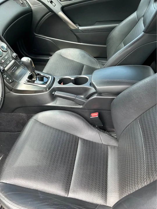 2014 Hyundai Genesis Coupe - Image 18 of 20