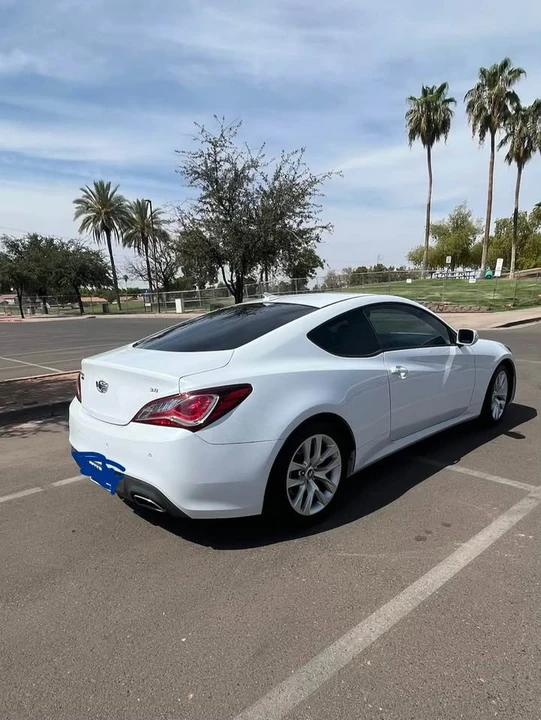 2014 Hyundai Genesis Coupe - Image 5 of 15