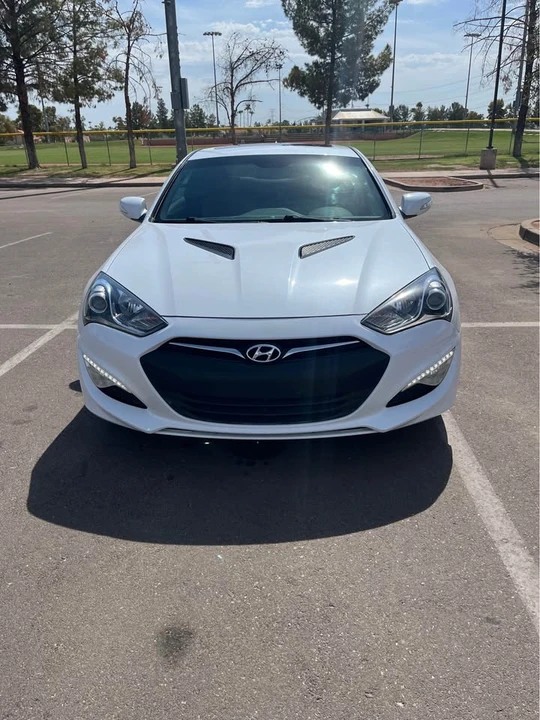 2014 Hyundai Genesis Coupe - Image 2 of 15