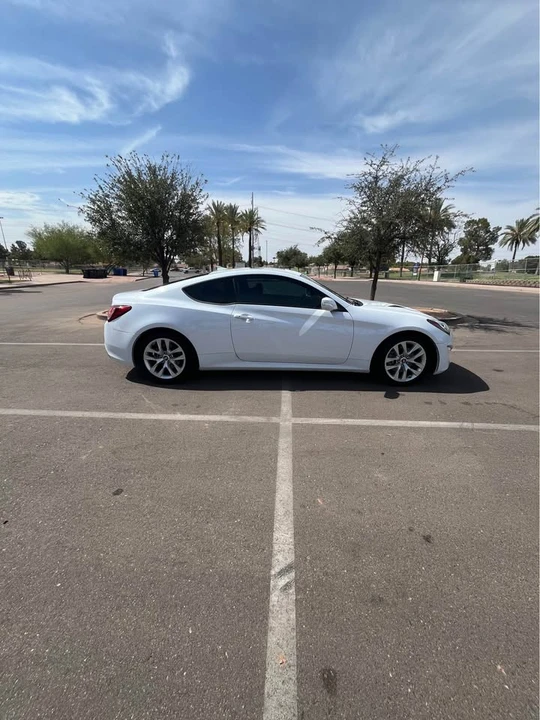 2014 Hyundai Genesis Coupe - Image 4 of 15