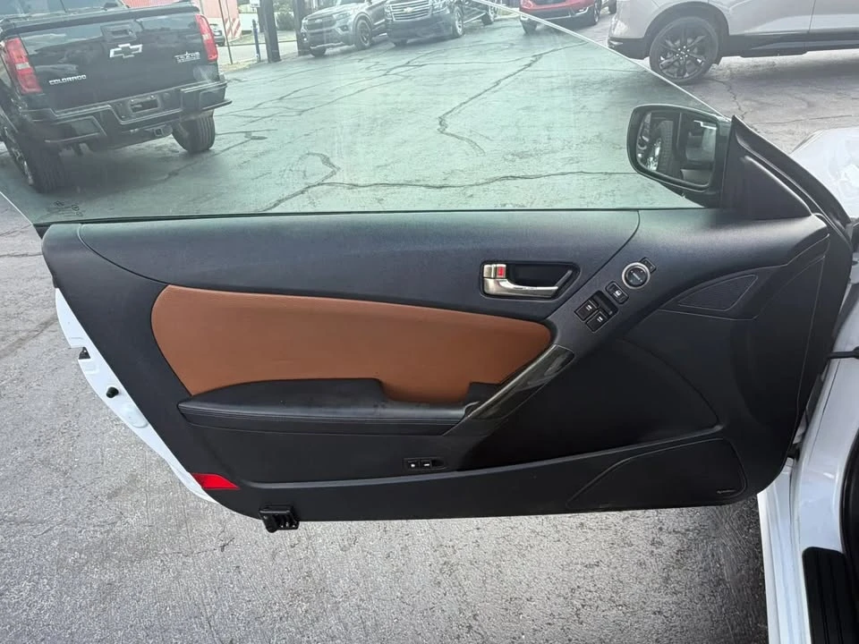 2014 Hyundai Genesis Coupe - Image 13 of 20