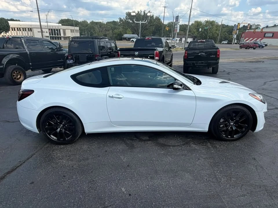 2014 Hyundai Genesis Coupe - Image 10 of 20