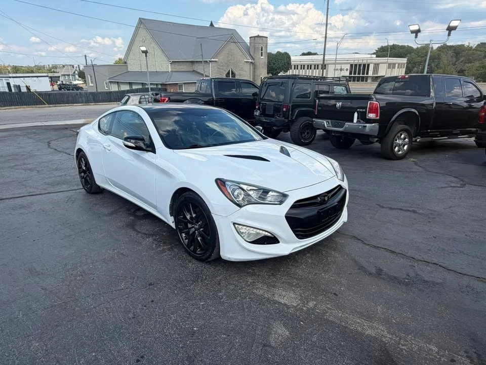 2014 Hyundai Genesis Coupe - Image 11 of 20