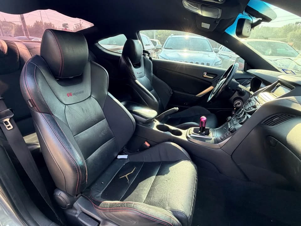 2014 Hyundai Genesis Coupe - Image 9 of 12