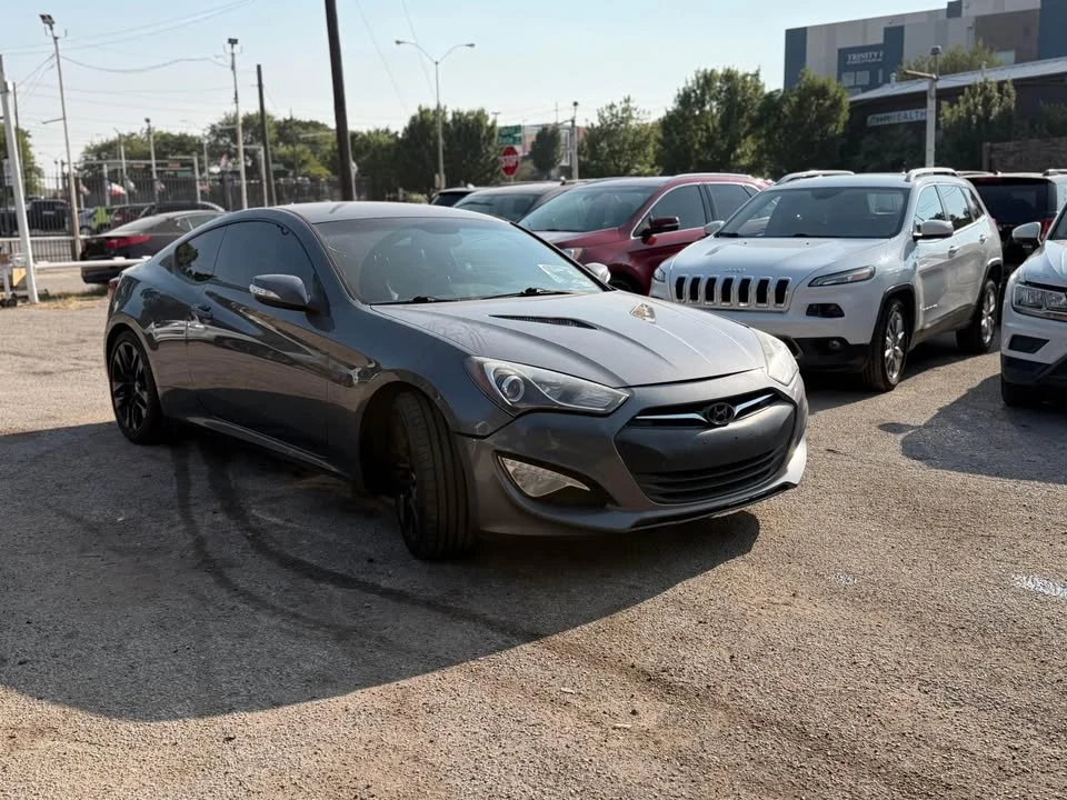 2014 Hyundai Genesis Coupe - Image 2 of 12