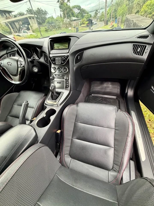 2014 Hyundai Genesis Coupe - Image 11 of 15