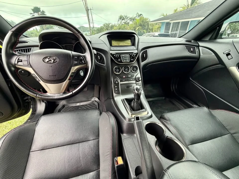 2014 Hyundai Genesis Coupe - Image 10 of 15