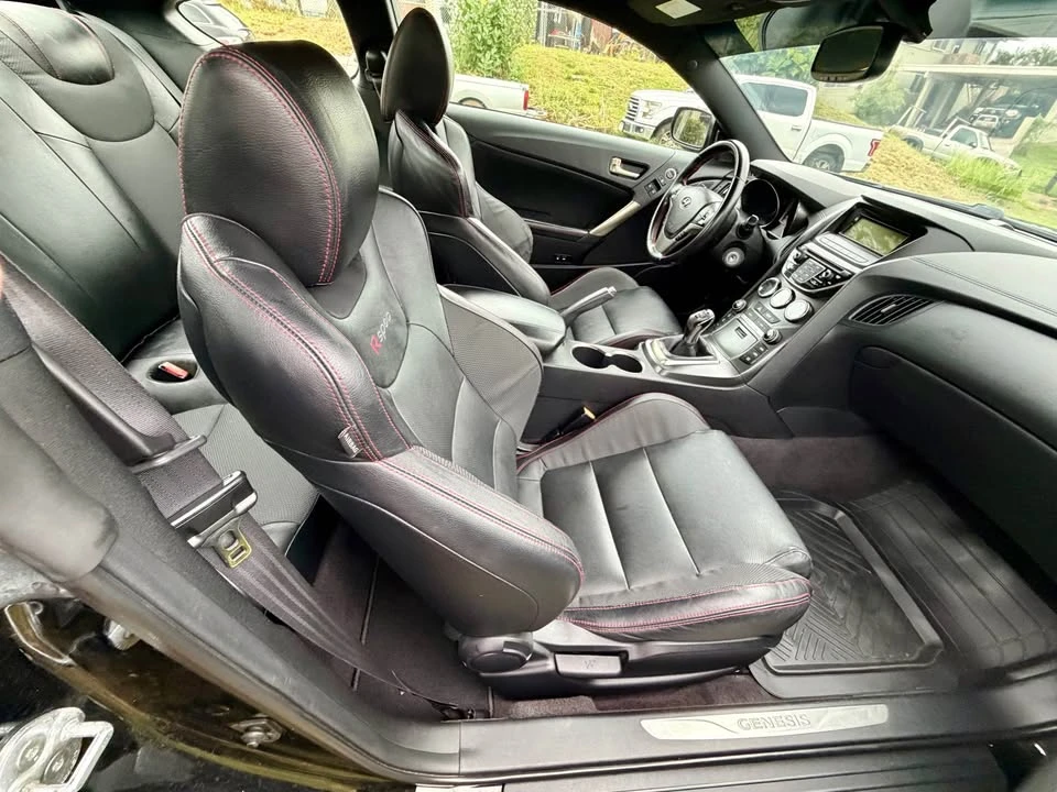 2014 Hyundai Genesis Coupe - Image 8 of 15