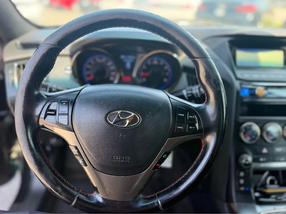 2014 Hyundai Genesis Coupe - Image 10 of 20