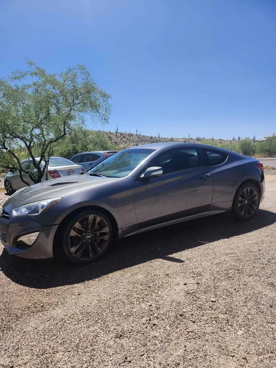 2014 Hyundai Genesis Coupe - Image 9 of 11
