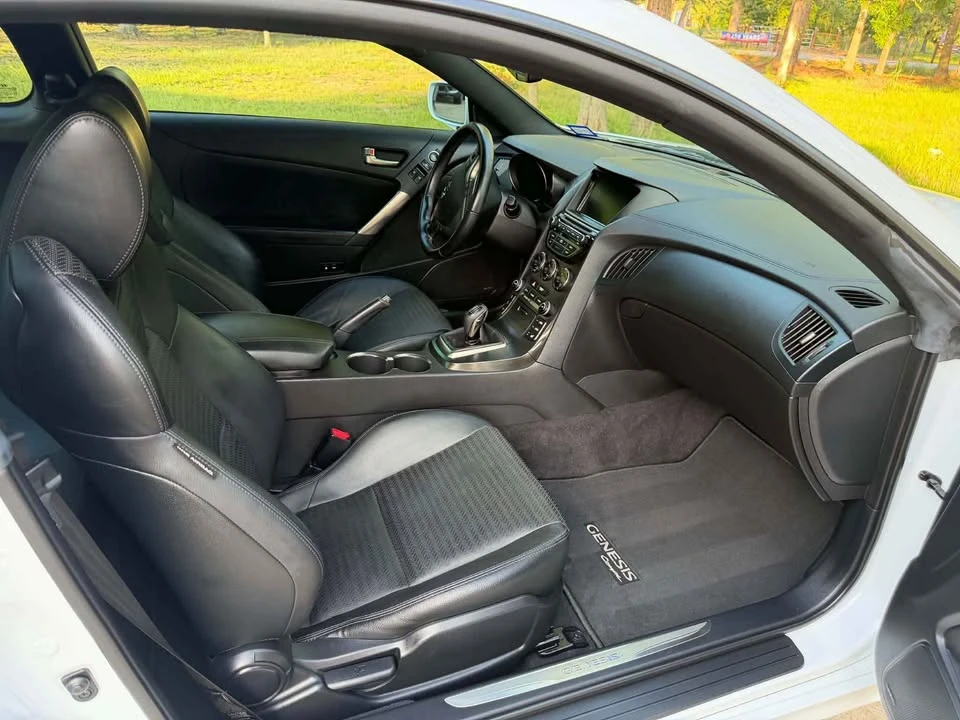 2014 Hyundai Genesis Coupe - Image 8 of 12