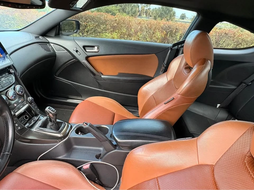 2014 Hyundai Genesis Coupe - Image 6 of 7