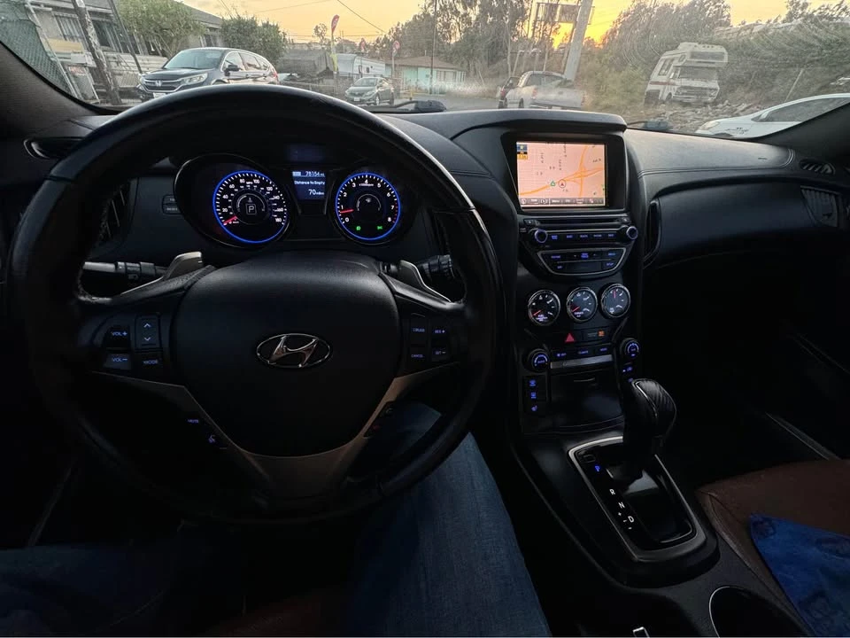 2014 Hyundai Genesis Coupe - Image 15 of 19