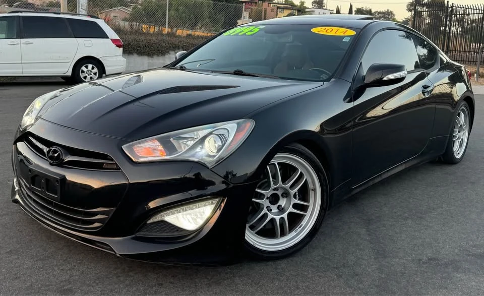 2014 Hyundai Genesis Coupe - Image 2 of 19