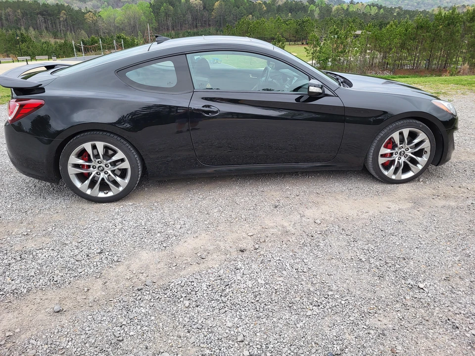 2014 Hyundai Genesis Coupe - Image 12 of 31