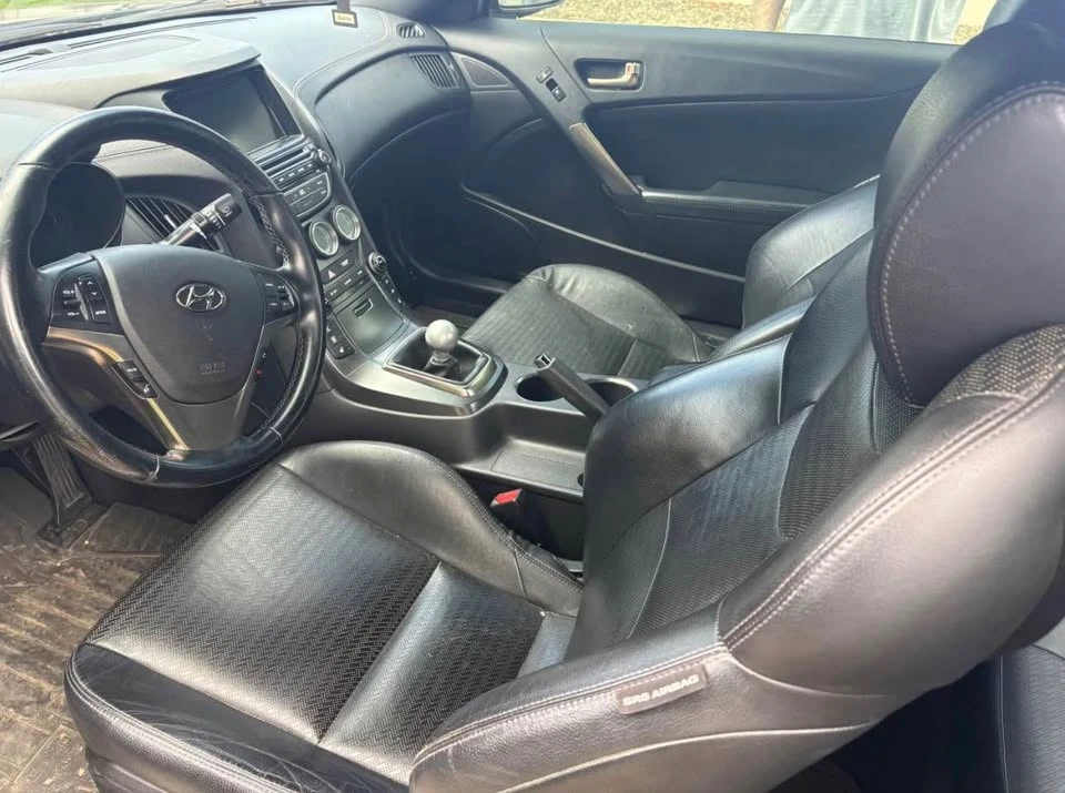 2014 Hyundai Genesis Coupe - Image 7 of 11