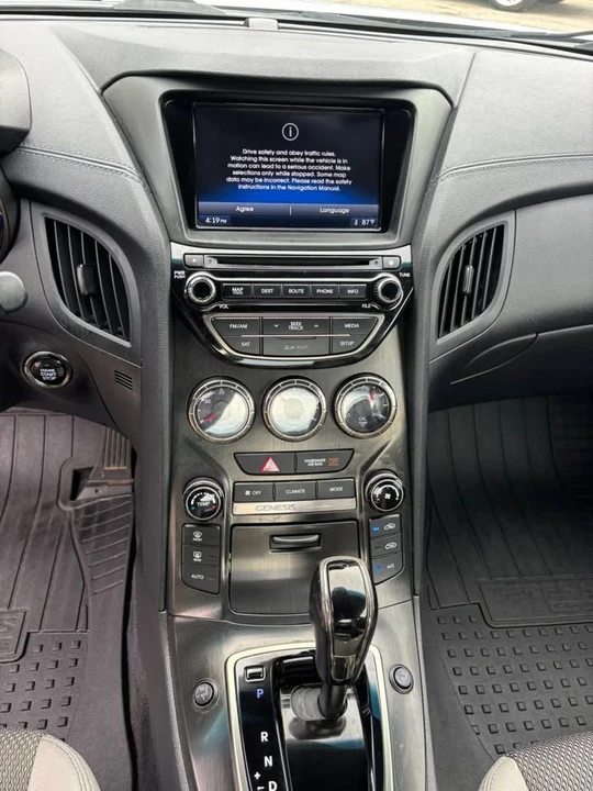 2014 Hyundai Genesis Coupe - Image 10 of 20