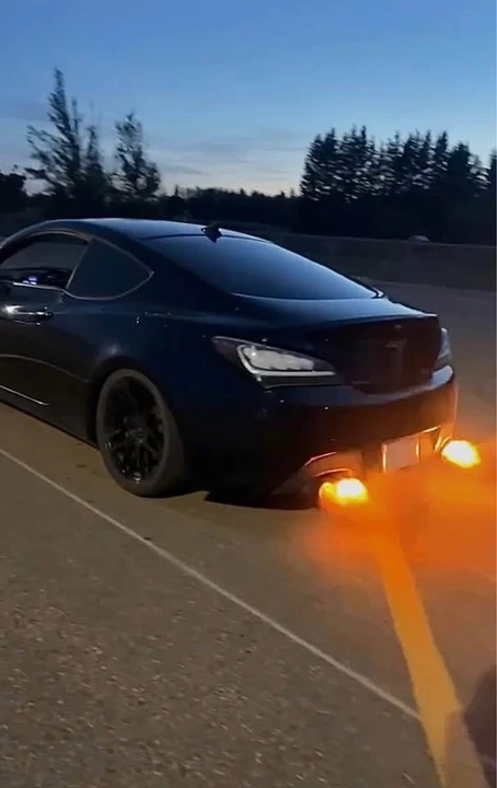 2014 Hyundai Genesis Coupe - Image 2 of 11
