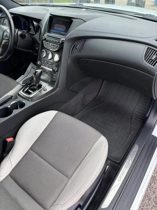 2014 Hyundai Genesis Coupe - Image 17 of 20