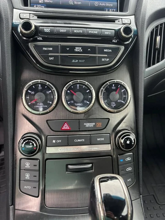 2014 Hyundai Genesis Coupe - Image 11 of 20