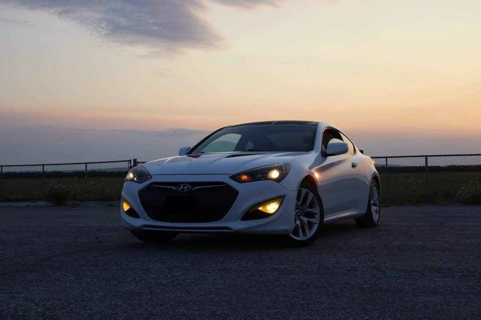 2014 Hyundai Genesis Coupe - Image 2 of 2