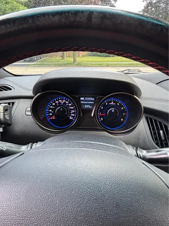 2014 Hyundai Genesis Coupe - Image 11 of 16