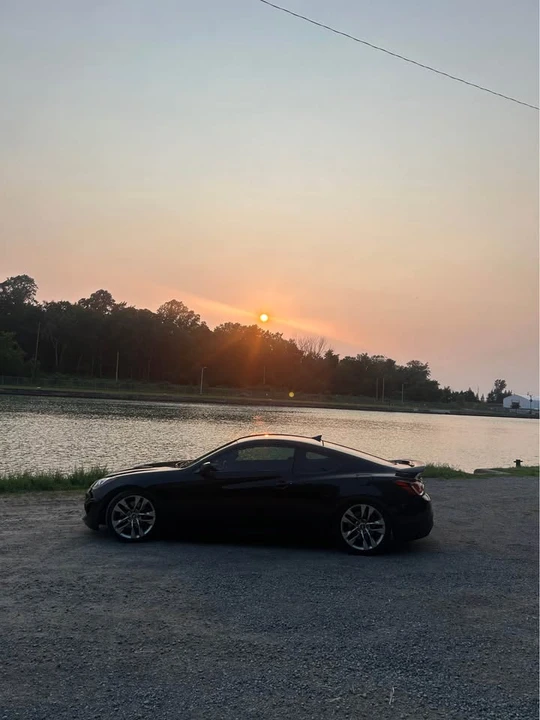 2014 Hyundai Genesis Coupe - Image 10 of 12