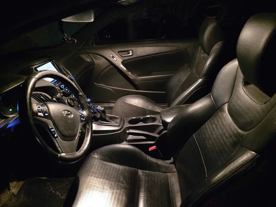 2014 Hyundai Genesis Coupe - Image 6 of 9