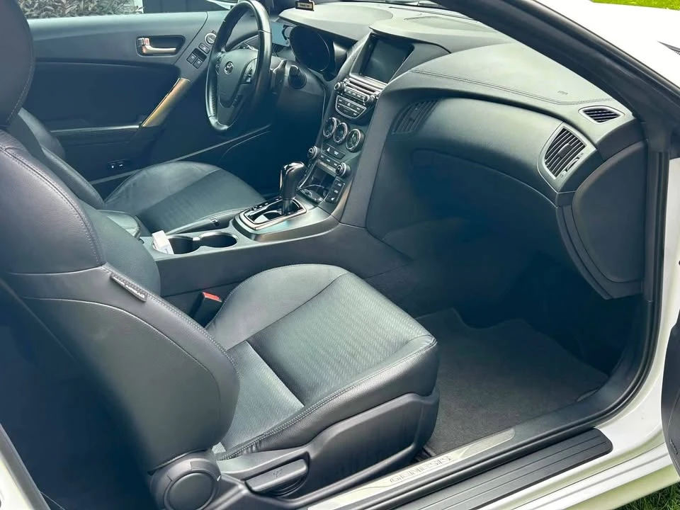 2014 Hyundai Genesis Coupe - Image 9 of 14