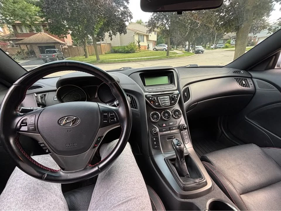 2014 Hyundai Genesis Coupe - Image 12 of 16