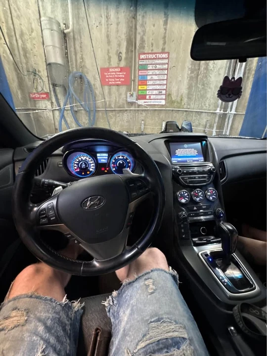 2014 Hyundai Genesis Coupe - Image 5 of 5