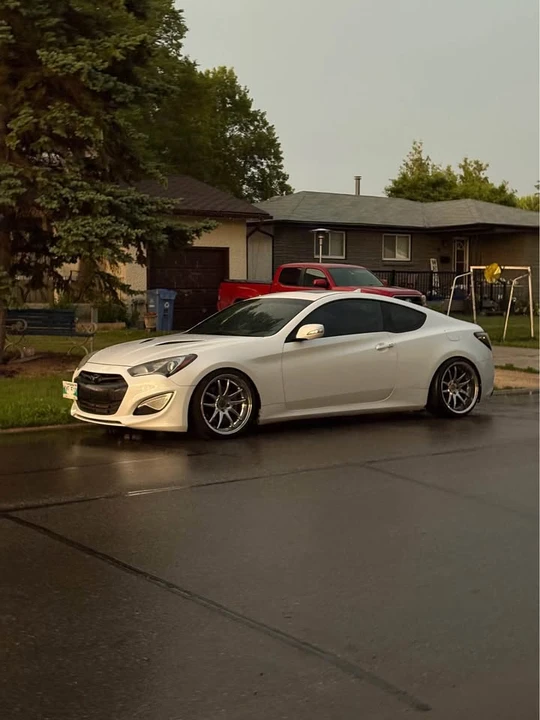 2014 Hyundai Genesis Coupe - Image 3 of 5