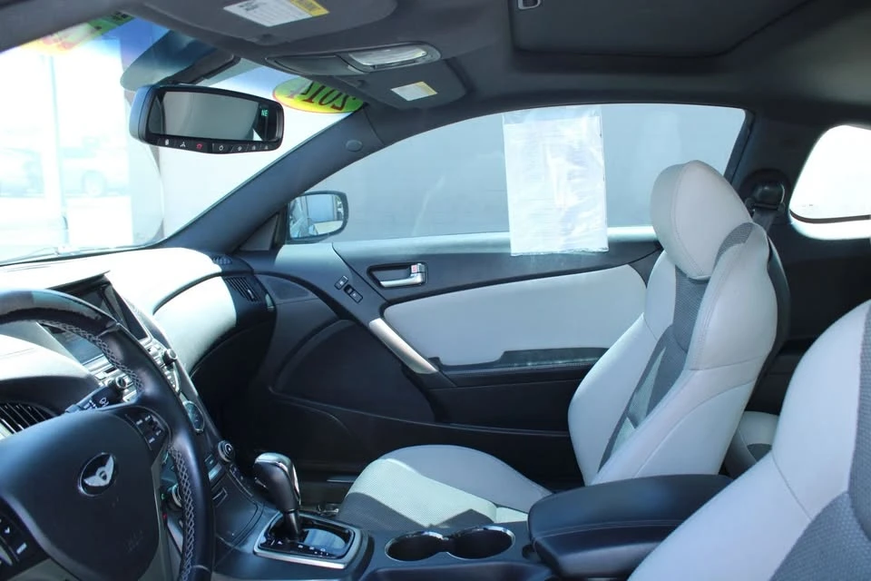 2014 Hyundai Genesis Coupe - Image 18 of 20