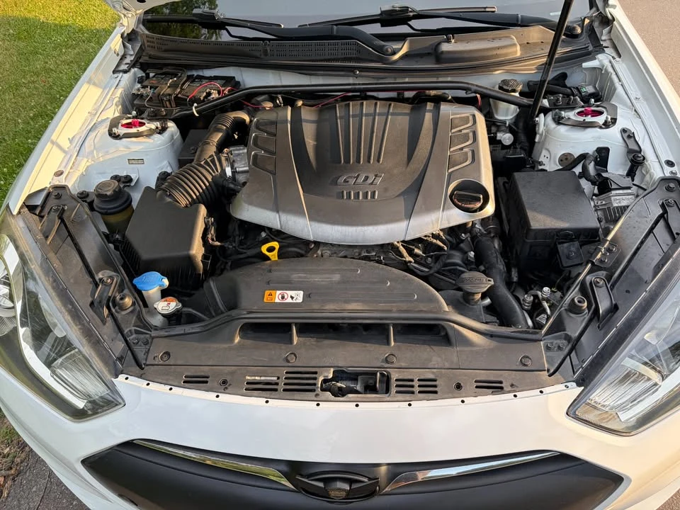 2014 Hyundai Genesis Coupe - Image 6 of 11