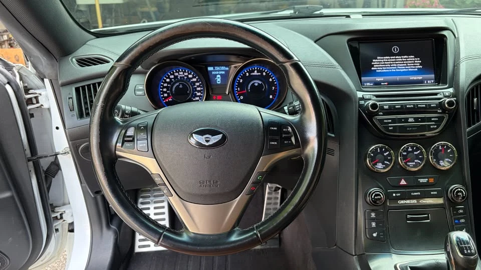 2014 Hyundai Genesis Coupe - Image 9 of 11