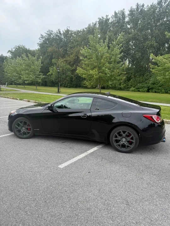2014 Hyundai Genesis Coupe - Image 5 of 10