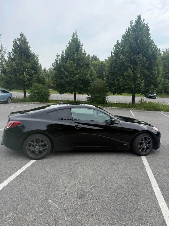 2014 Hyundai Genesis Coupe - Image 2 of 10