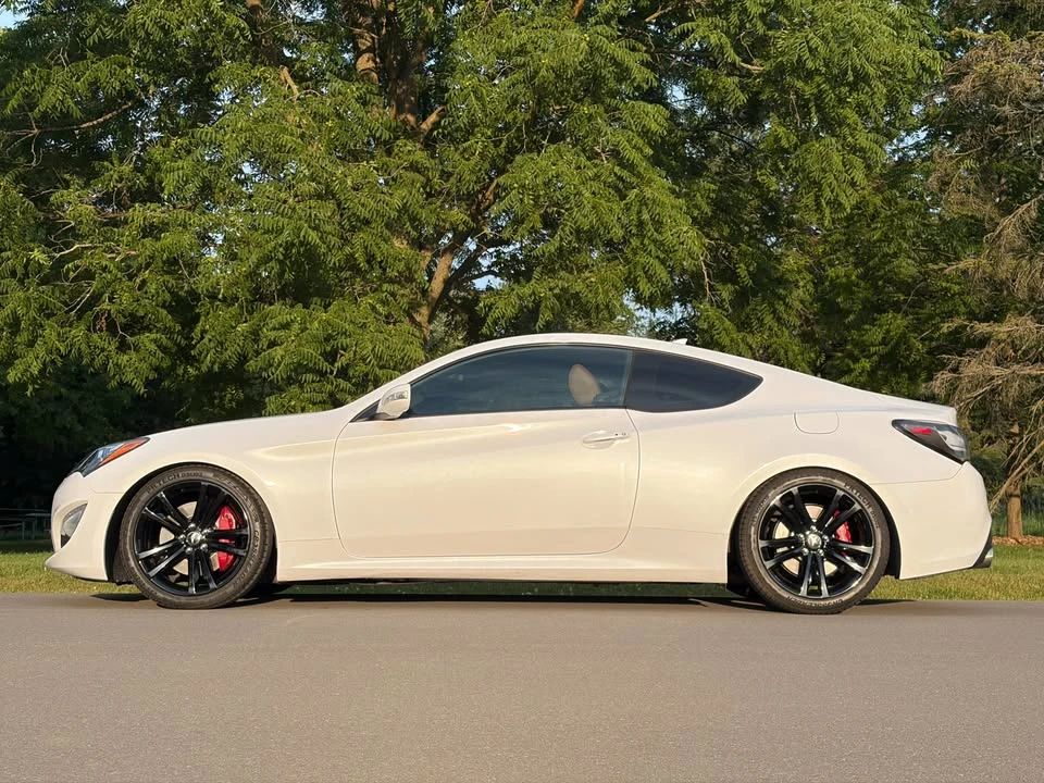 2014 Hyundai Genesis Coupe - Image 2 of 13