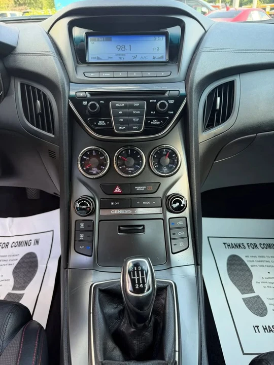 2014 Hyundai Genesis Coupe - Image 15 of 20