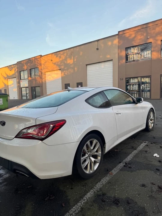2014 Hyundai Genesis Coupe - Image 5 of 14