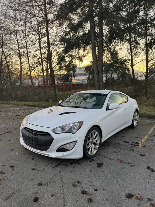 2014 Hyundai Genesis Coupe - Image 2 of 14