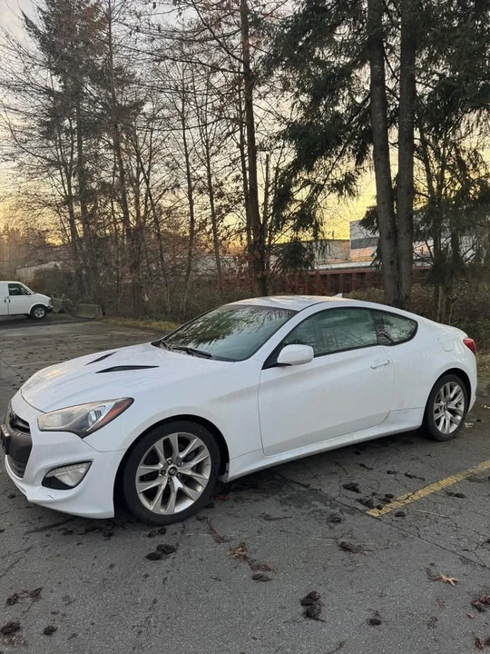 2014 Hyundai Genesis Coupe - Image 7 of 14