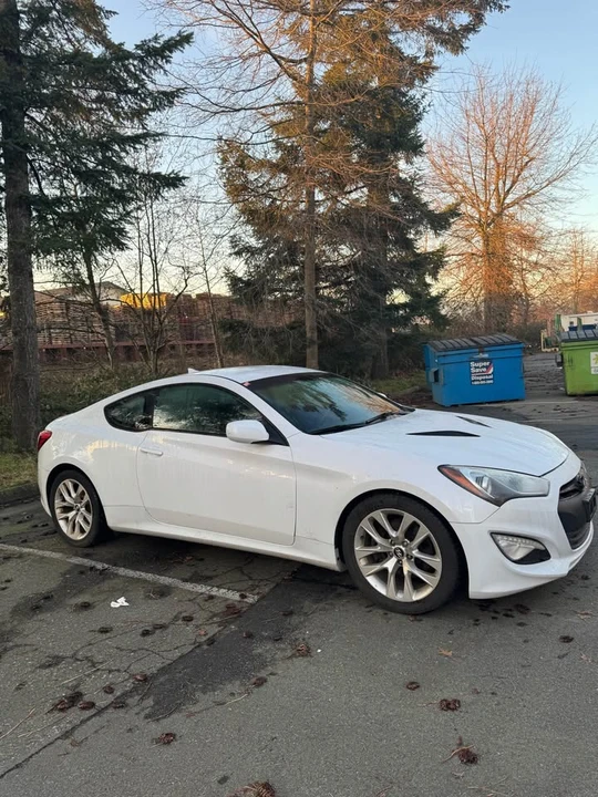 2014 Hyundai Genesis Coupe - Image 6 of 14