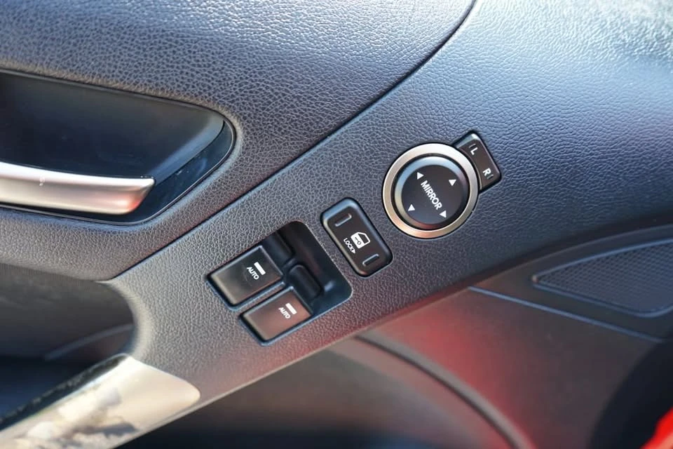 2014 Hyundai Genesis Coupe - Image 8 of 20