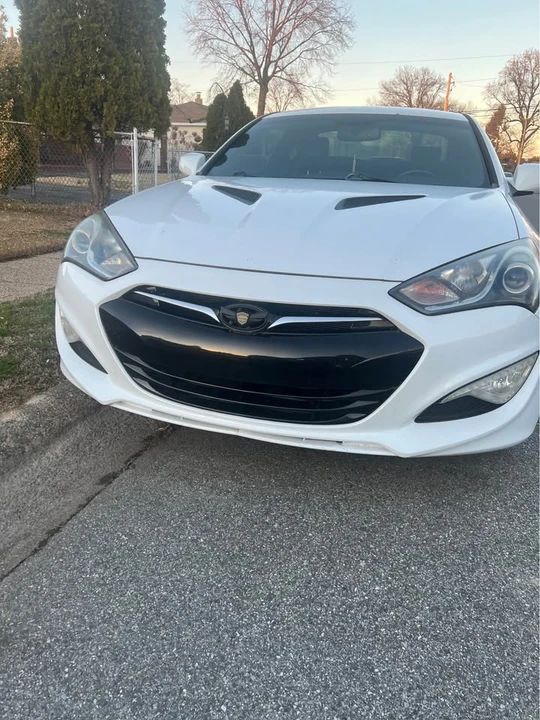 2014 Hyundai Genesis Coupe - Image 2 of 8