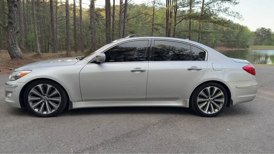 2014 Hyundai Genesis - Image 2 of 8
